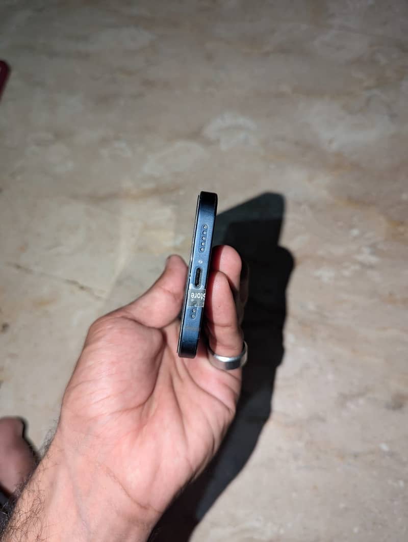 Apple iPhone 12 3