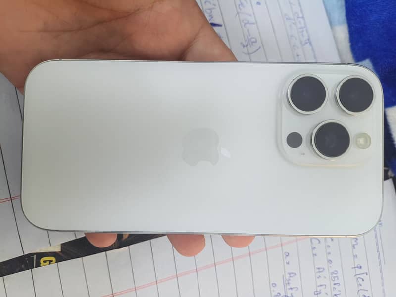 Apple iPhone 16 Pro 5