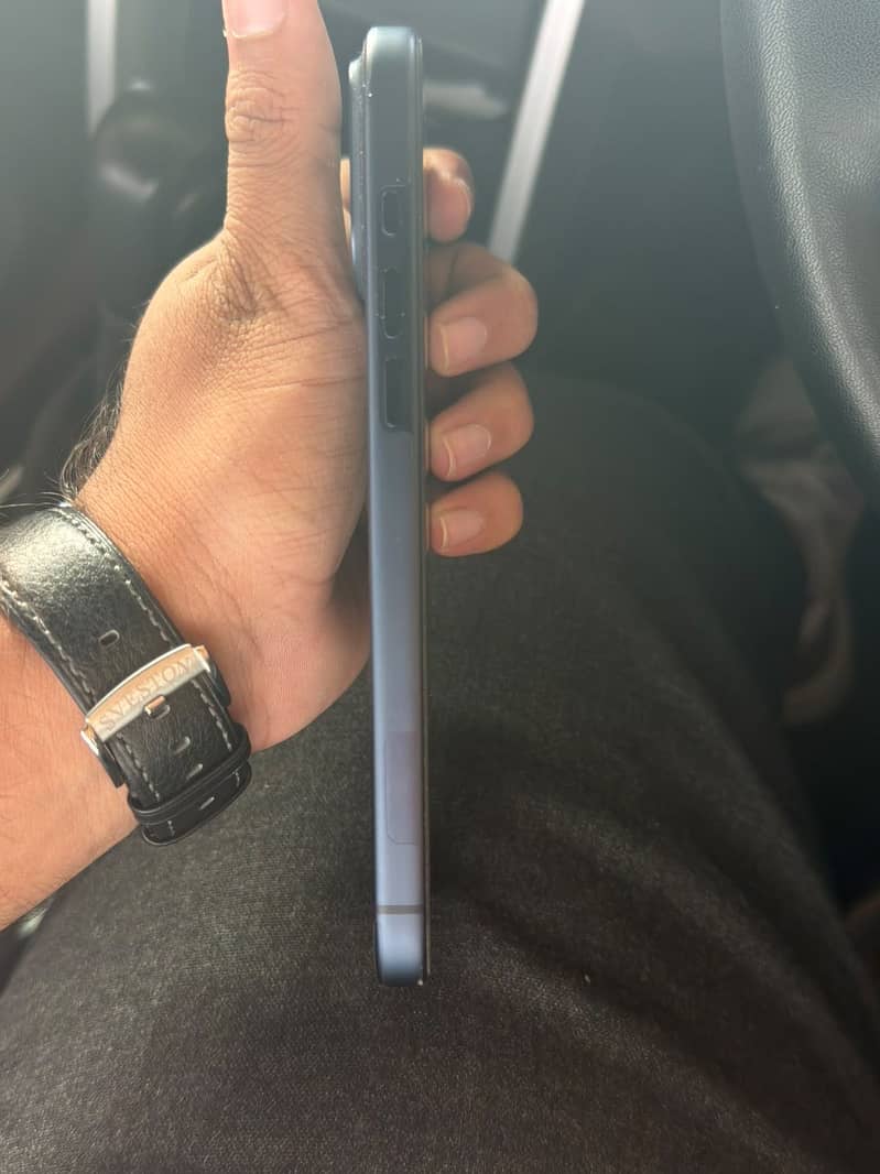 Apple iPhone 17 Pro Max 4