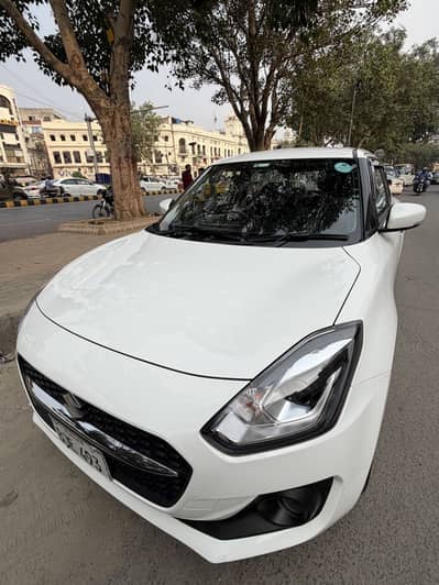 Suzuki Swift GLX CVT 2025