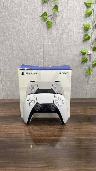 PS5 Dualsense Controller | Lightly Used | With Box | Like Brand New
