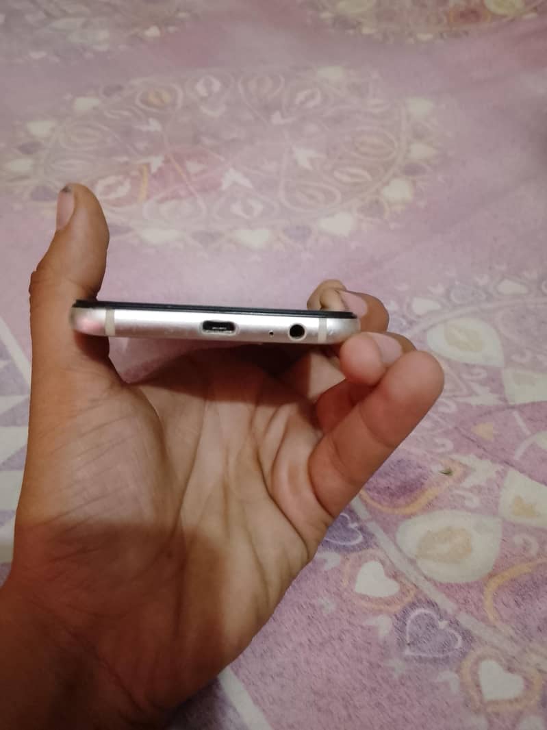 Samsung Mobile A6 1