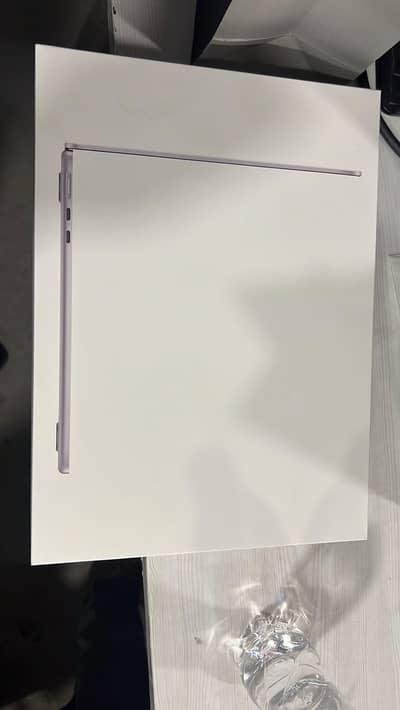 Apple Macbook  Air M5  2026 16Gb 512Gb 13 inch display