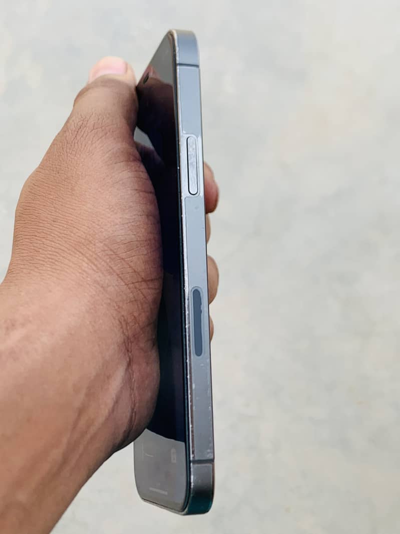 Apple iPhone 12 Pro 3