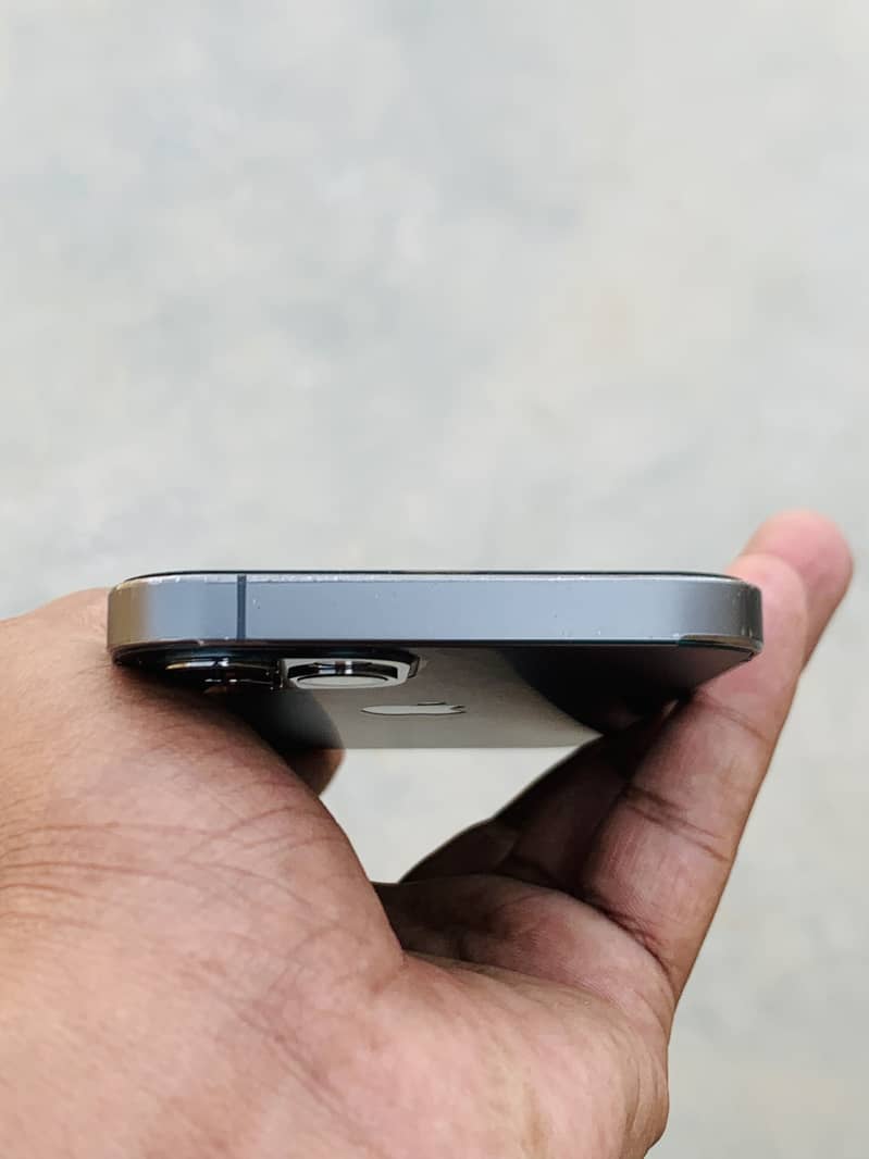 Apple iPhone 12 Pro 6