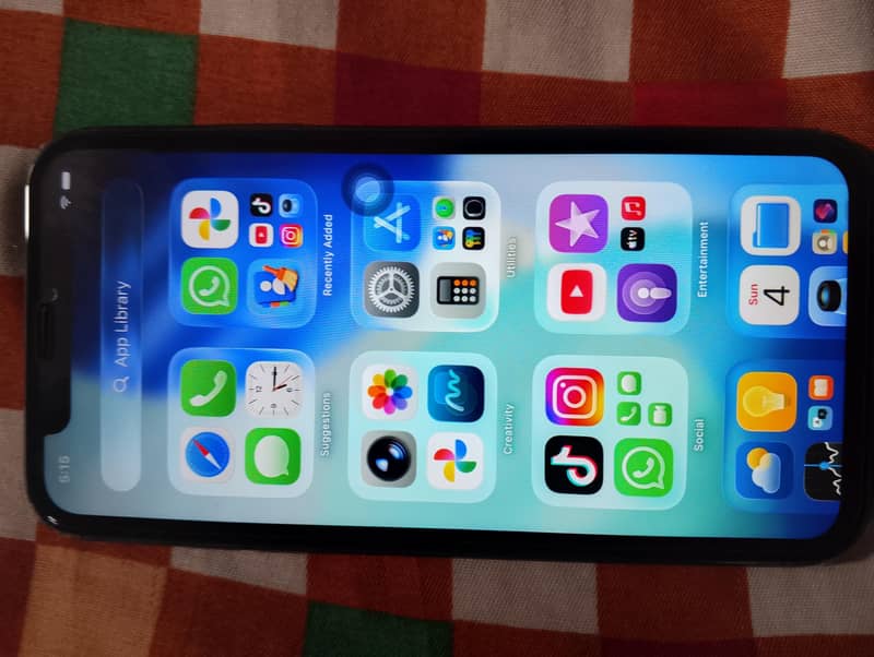 Apple iPhone 11 7