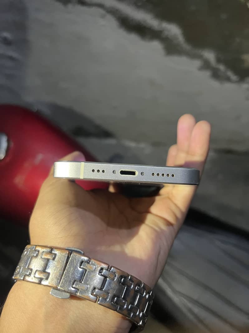 Apple iPhone 13 3