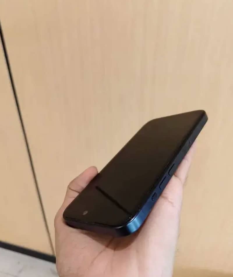 Apple iPhone 15 Pro 1