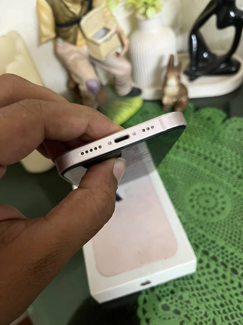 Apple iPhone 13 2