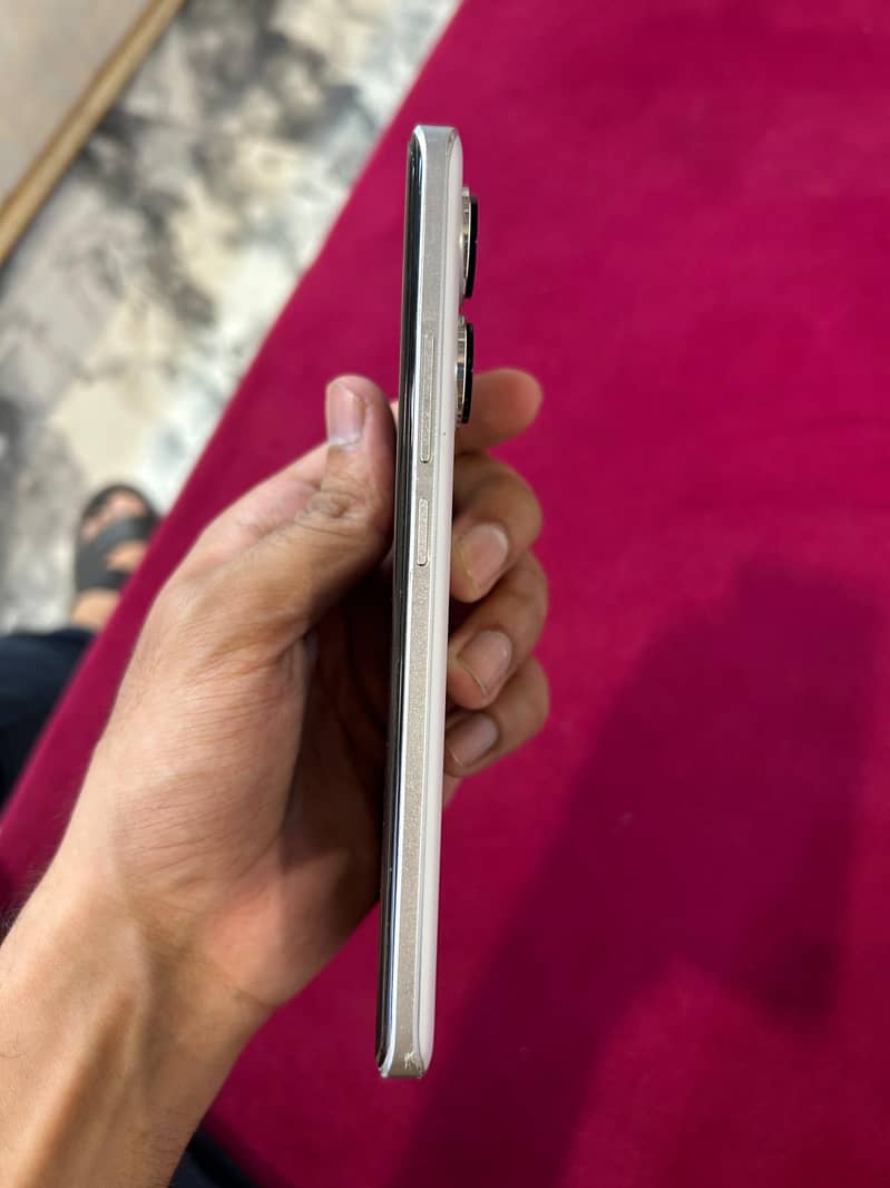 Xiaomi Redmi Note 13 Pro Plus 2