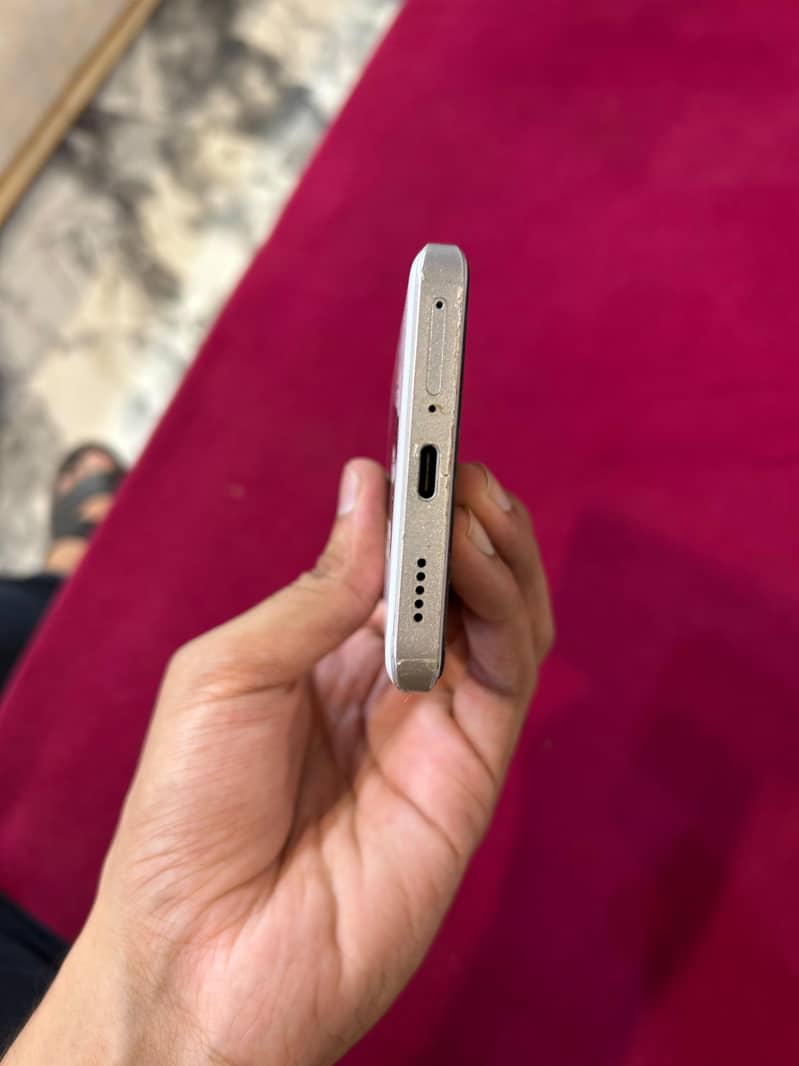 Xiaomi Redmi Note 13 Pro Plus 3