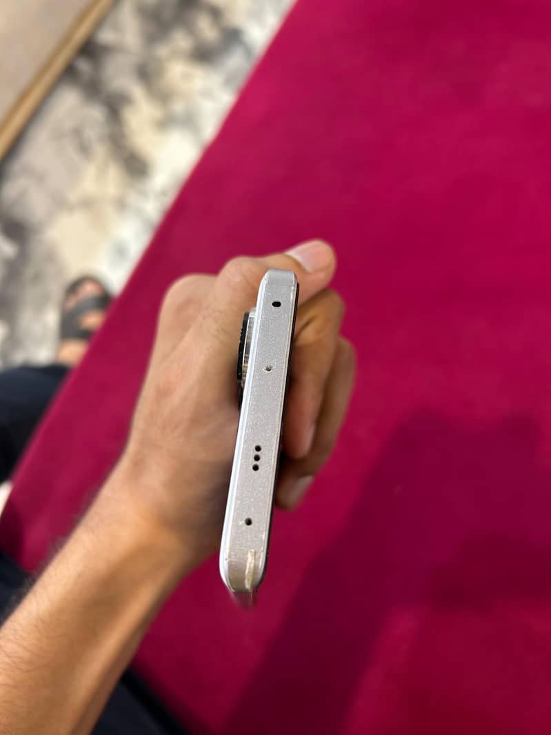 Xiaomi Redmi Note 13 Pro Plus 6