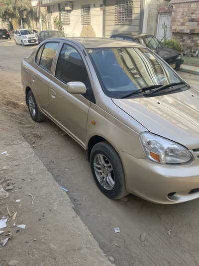 Toyota Platz 2003