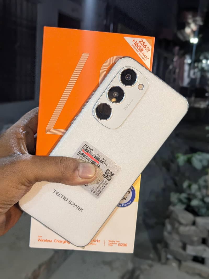 Tecno Spark 40 Pro plus 0