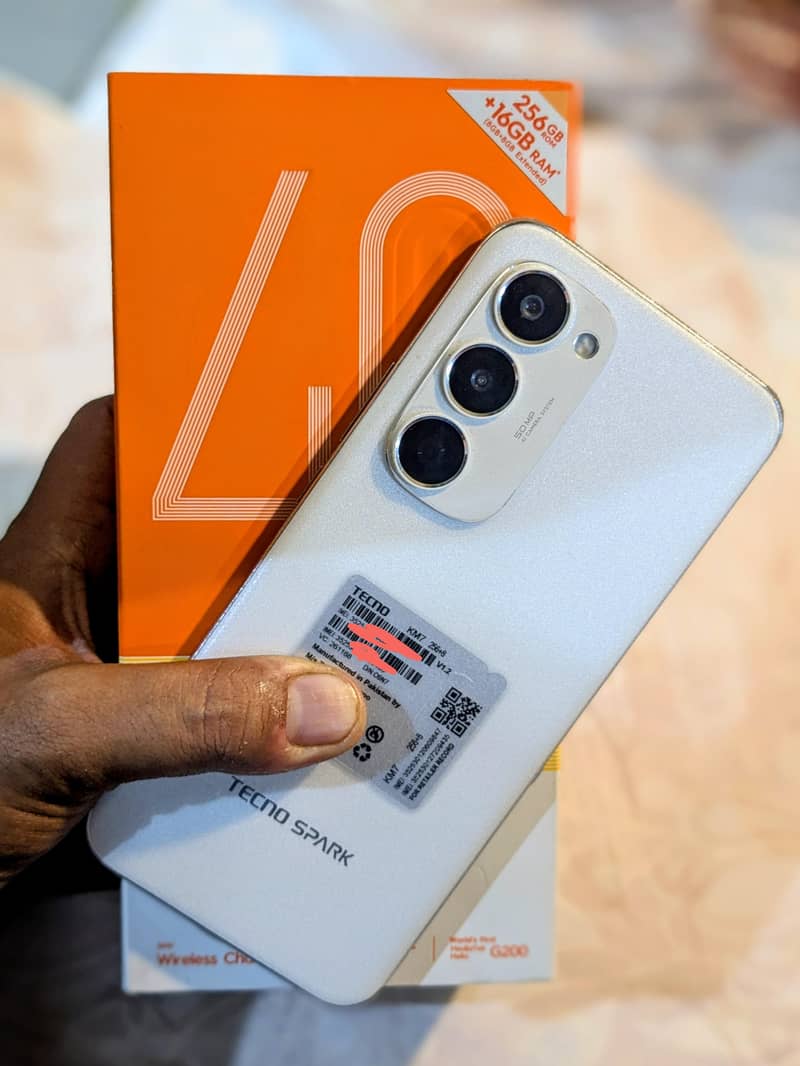 Tecno Spark 40 Pro plus 3