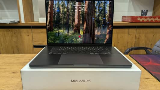 MacBook M4 Pro Chip 16" 24/1Tb 14core 20core only 3 cycle count