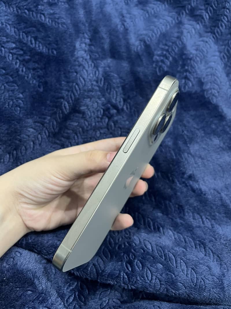 Apple iPhone 15 Pro 1