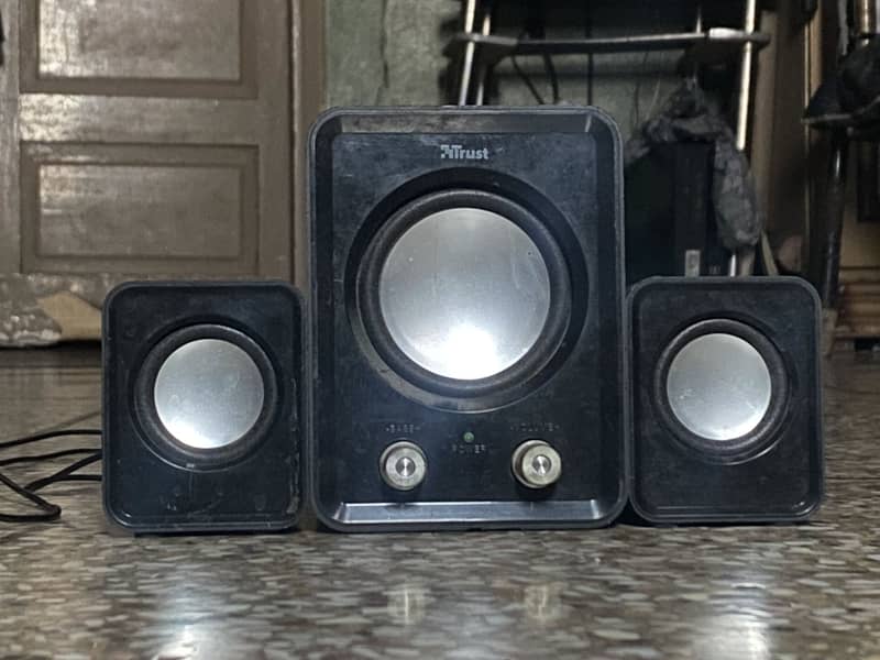 Computer speaker 1