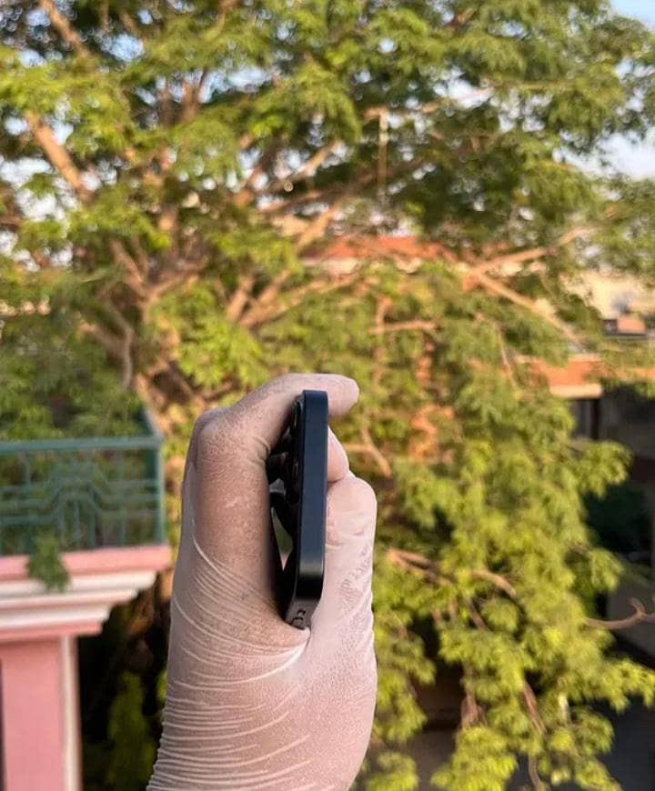 Apple iPhone 13 mini upload lock 2