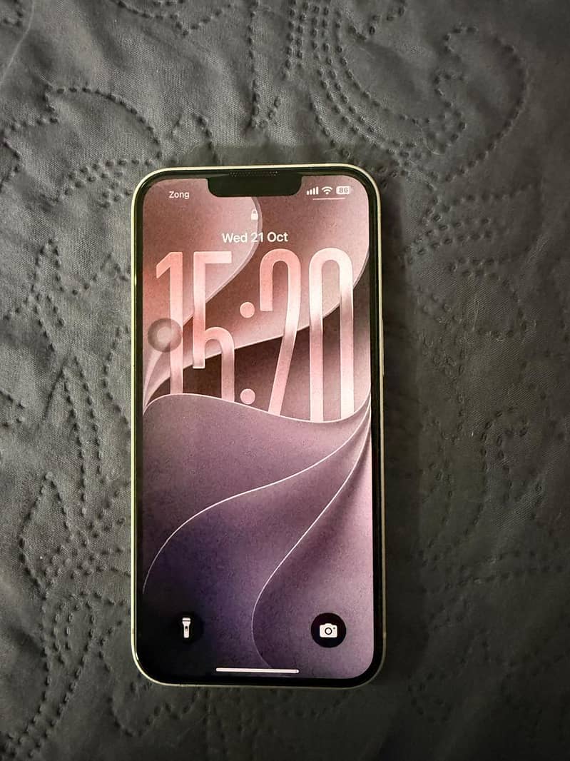 Apple iPhone 13 3