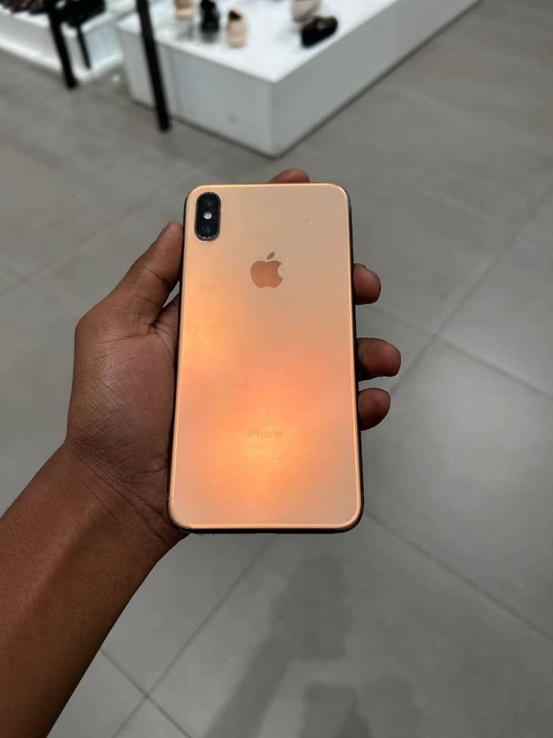 iPhone XS Max 1