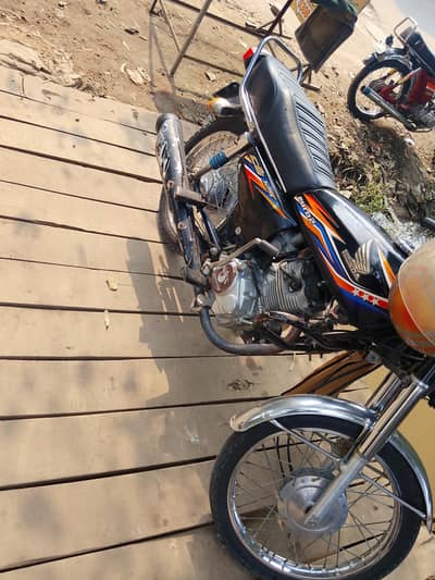 Honda CG 125 model 2018 very good condition 03017380709