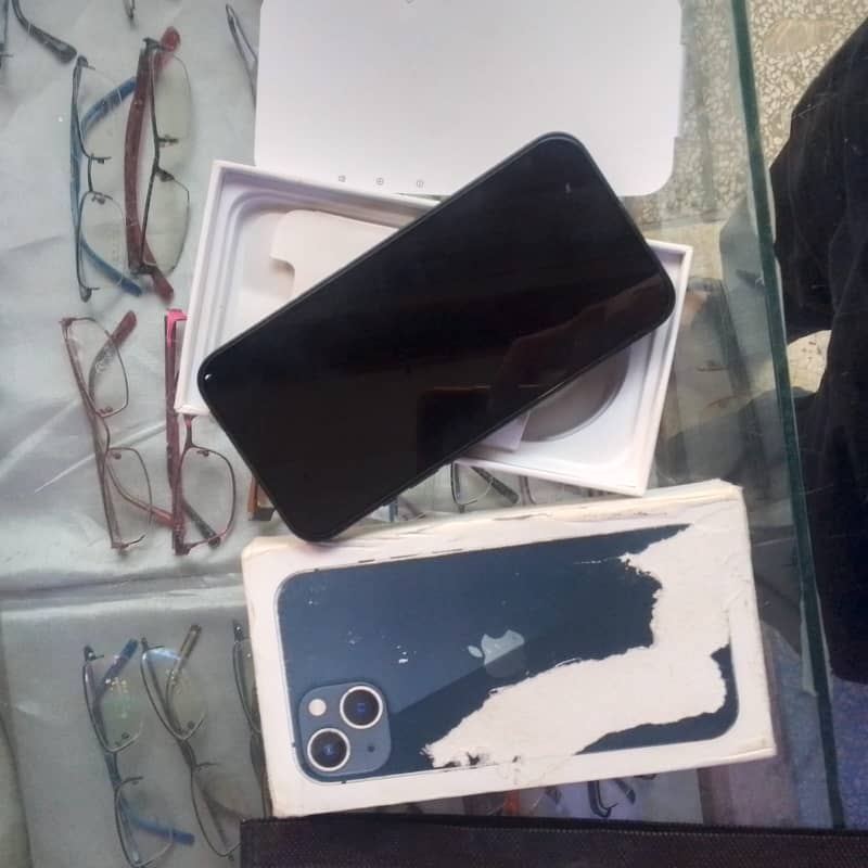 Apple iPhone 13 2