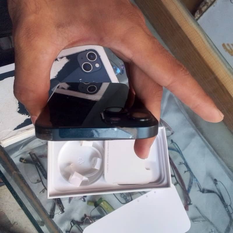 Apple iPhone 13 3
