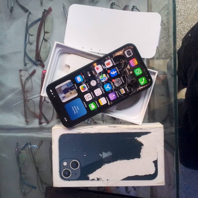 Apple iPhone 13 7