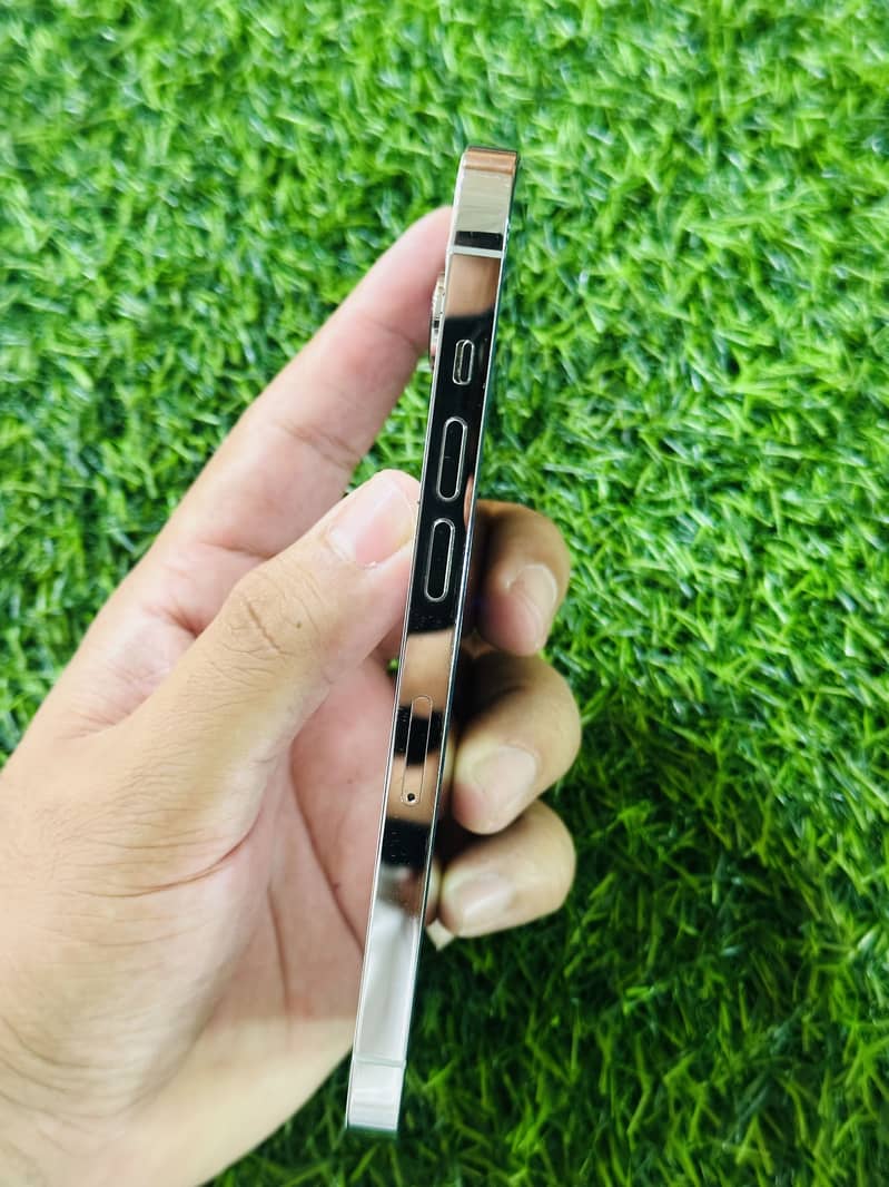 Apple iPhone 14 Pro 4