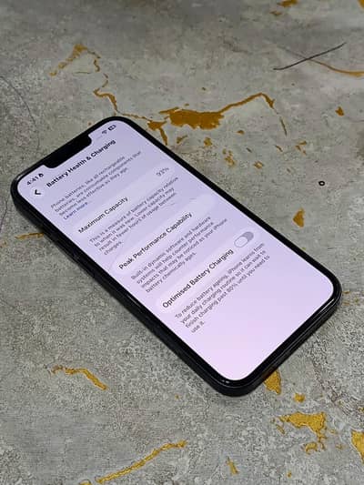 Apple iPhone 13