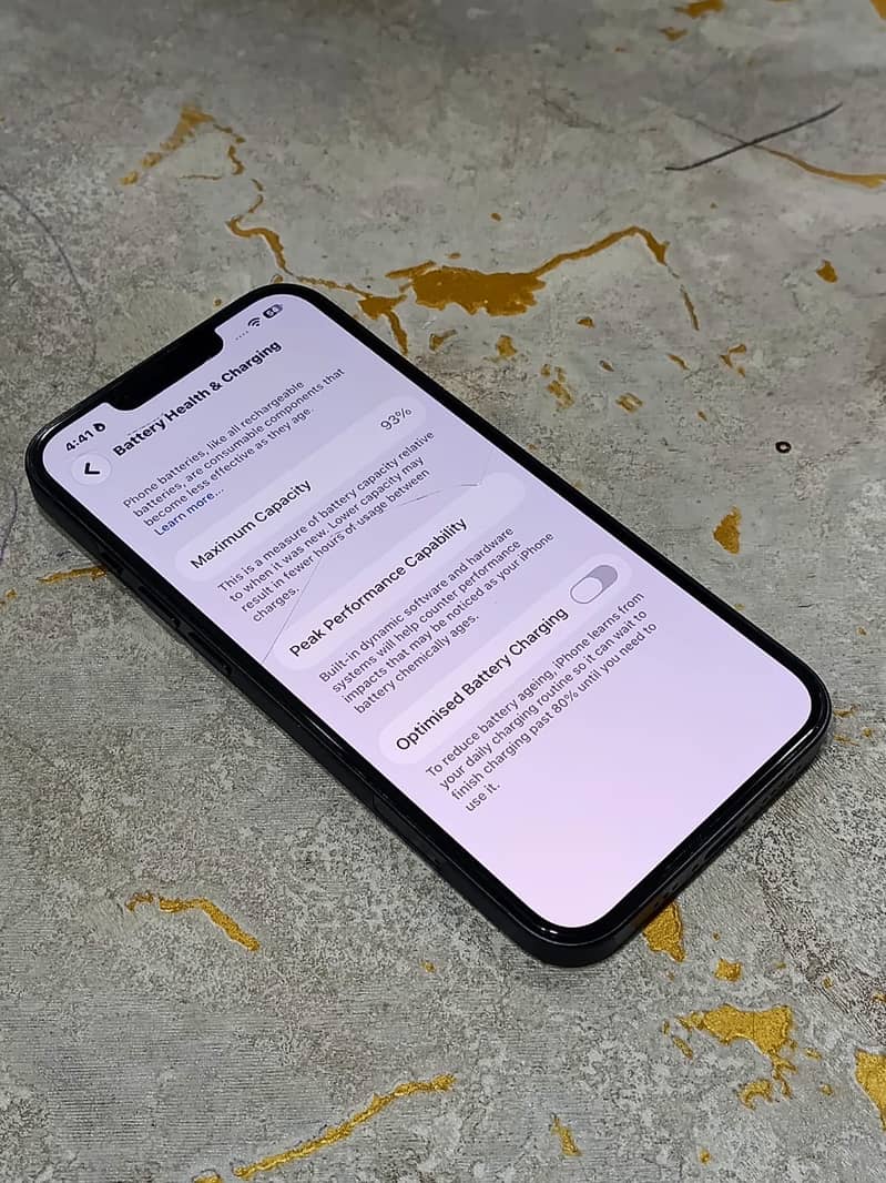 Apple iPhone 13 0