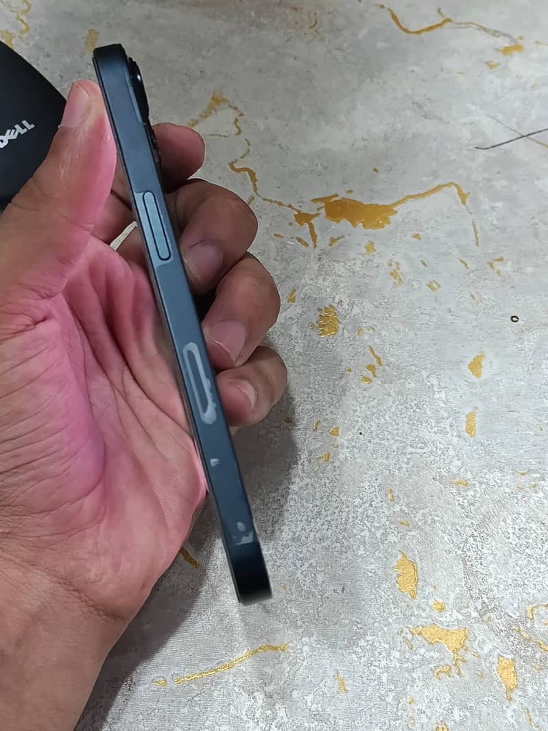 Apple iPhone 13 1