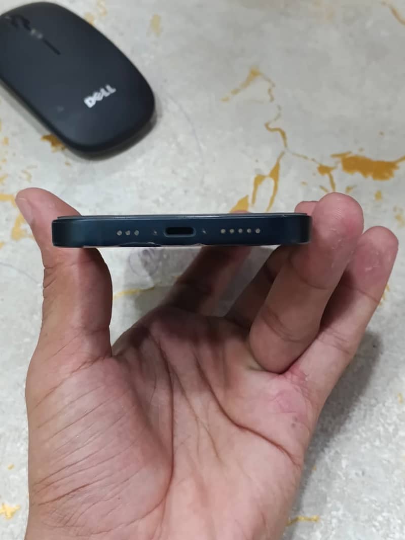 Apple iPhone 13 4