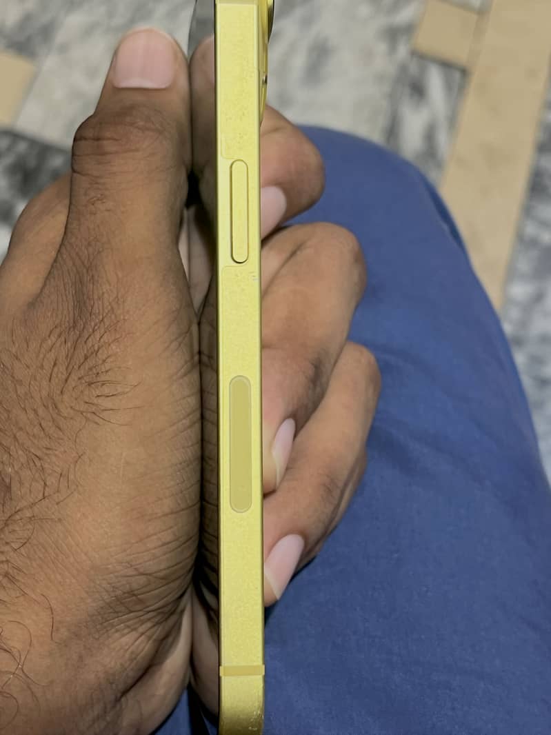 Apple iPhone 14 3