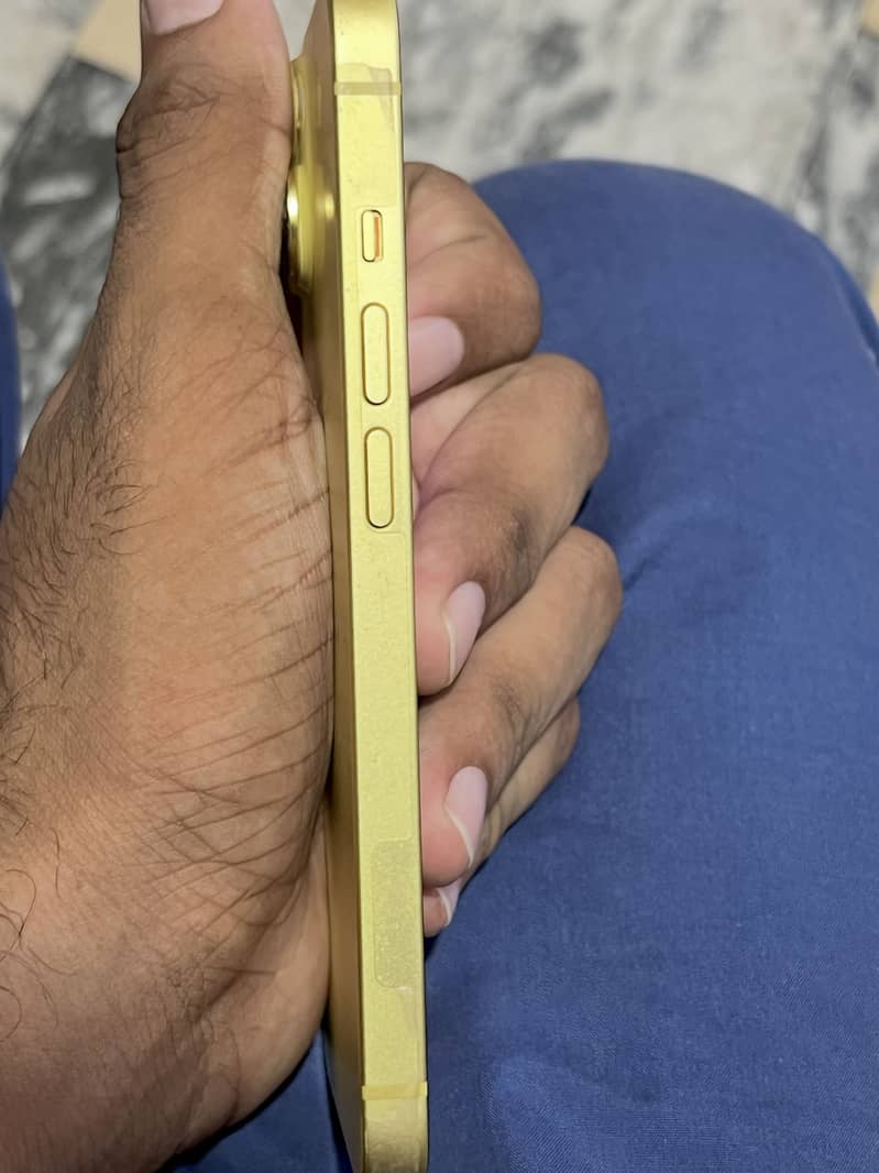 Apple iPhone 14 4