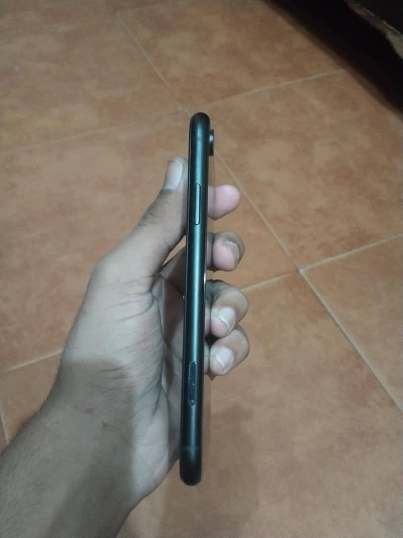 Apple iPhone XR 2