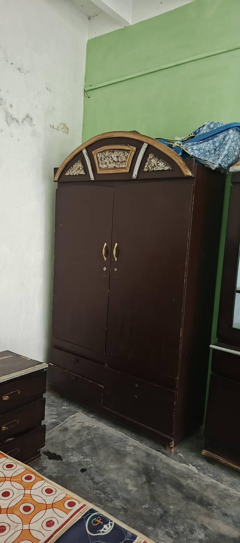 Bed dressing almari 1