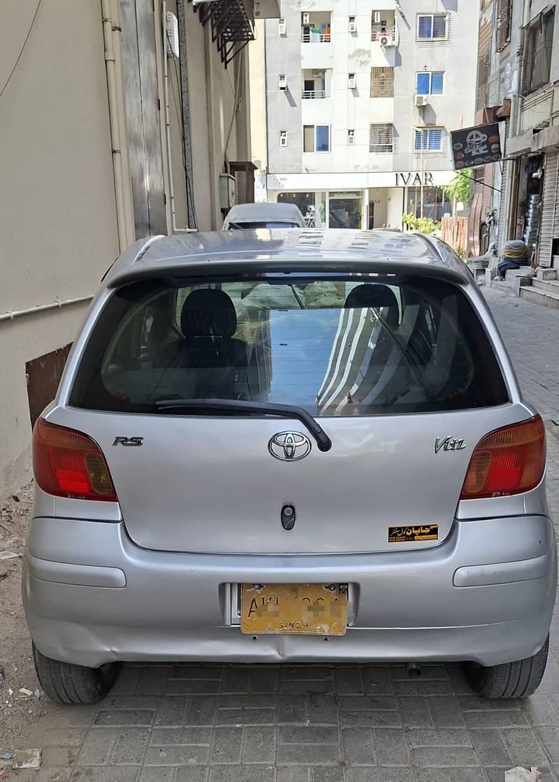 Toyota Vitz 2002 1