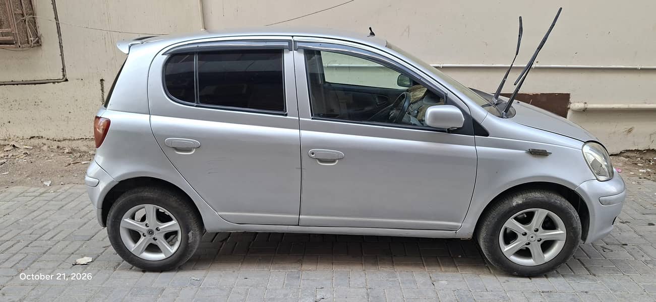 Toyota Vitz 2002 2