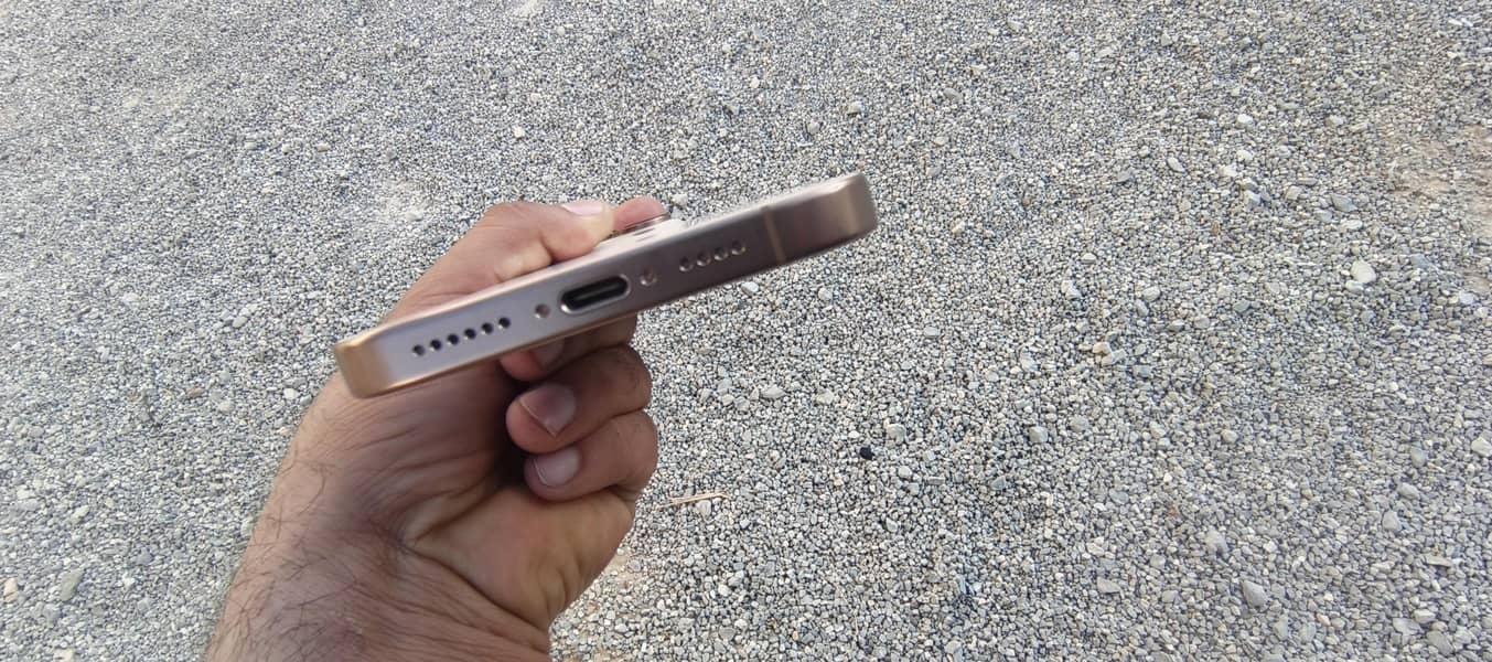 Apple iPhone 16 Plus 2