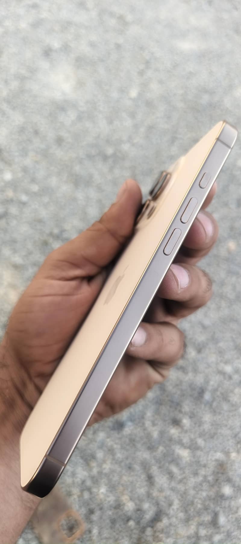 Apple iPhone 16 Plus 3