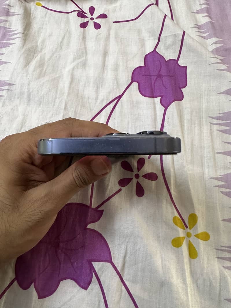 Apple iPhone 13 Pro 2