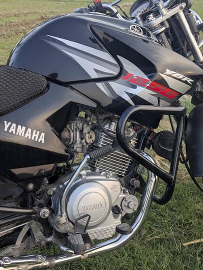 YAMAHA YBR 125G 2015