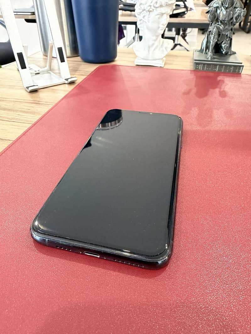 Apple iPhone 11 Pro Max 1