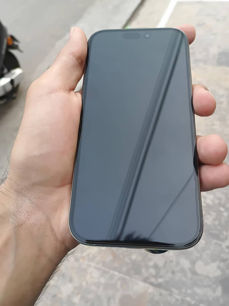 Apple iPhone 16 Pro 5