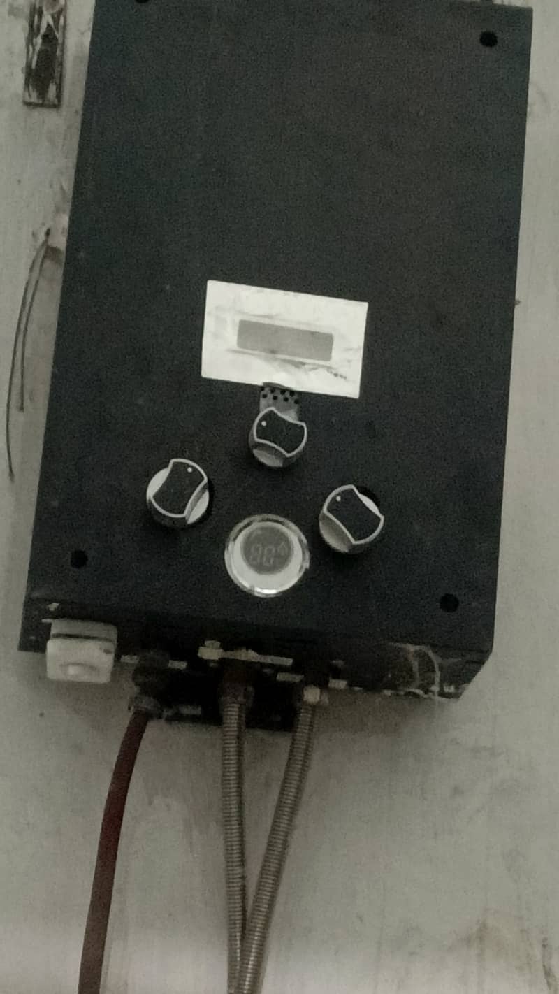 Instant geyser 1