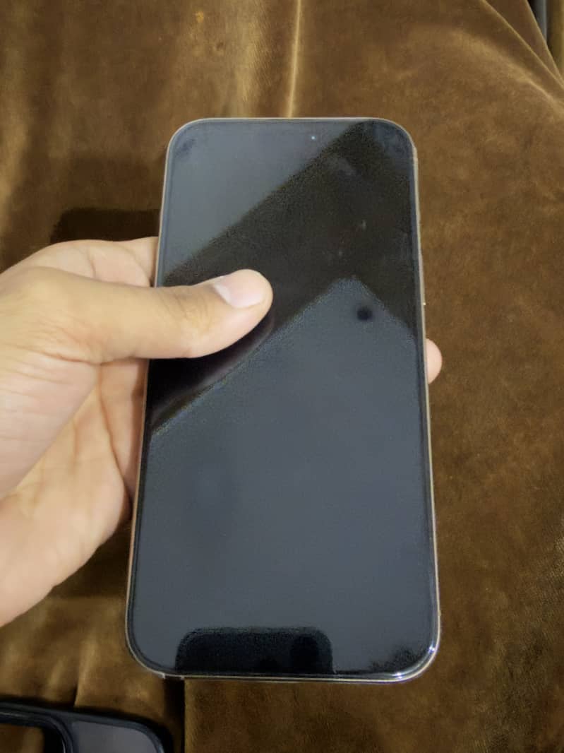 Apple iPhone 16 Pro Max 3