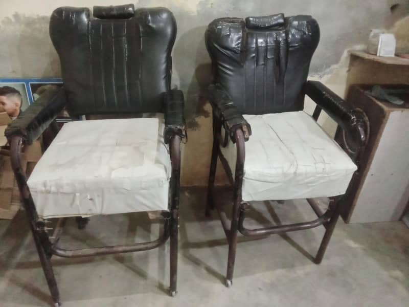 Chairs 0