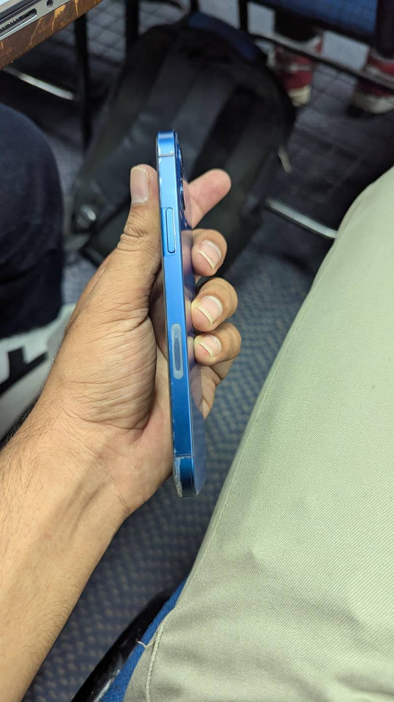 Apple iPhone 12 1